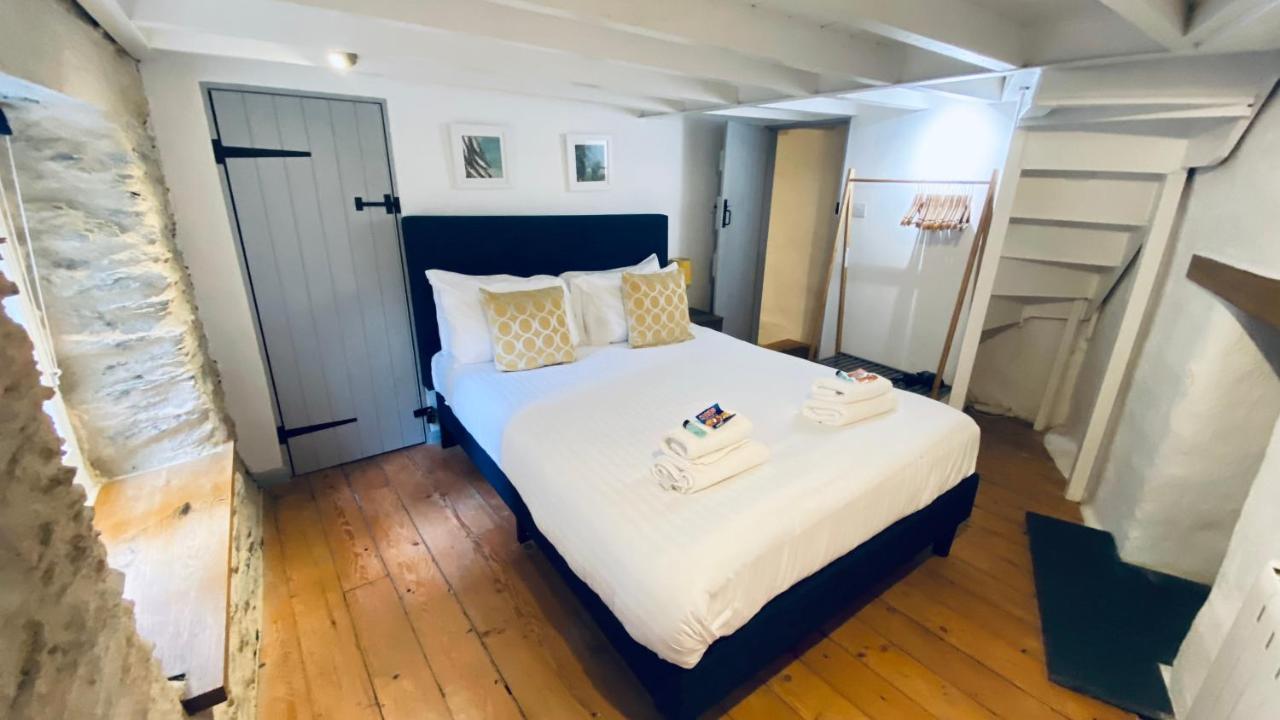 Spindrift Is A Beautiful Newly Refurbished Three Bedroom Private Family House Located On The Old Harbour And The Coastal Path In The Heart Of Beautiful Polperro Ngoại thất bức ảnh