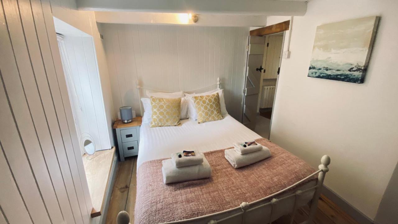 Spindrift Is A Beautiful Newly Refurbished Three Bedroom Private Family House Located On The Old Harbour And The Coastal Path In The Heart Of Beautiful Polperro Ngoại thất bức ảnh