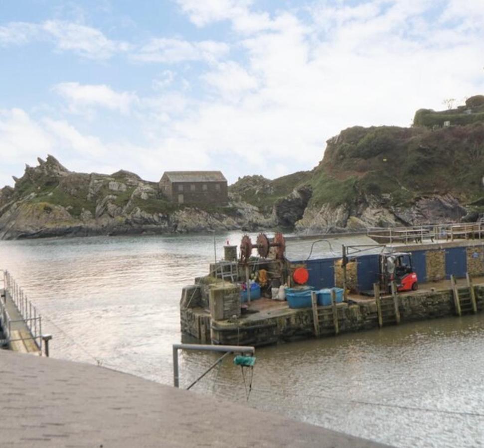 Spindrift Is A Beautiful Newly Refurbished Three Bedroom Private Family House Located On The Old Harbour And The Coastal Path In The Heart Of Beautiful Polperro Ngoại thất bức ảnh
