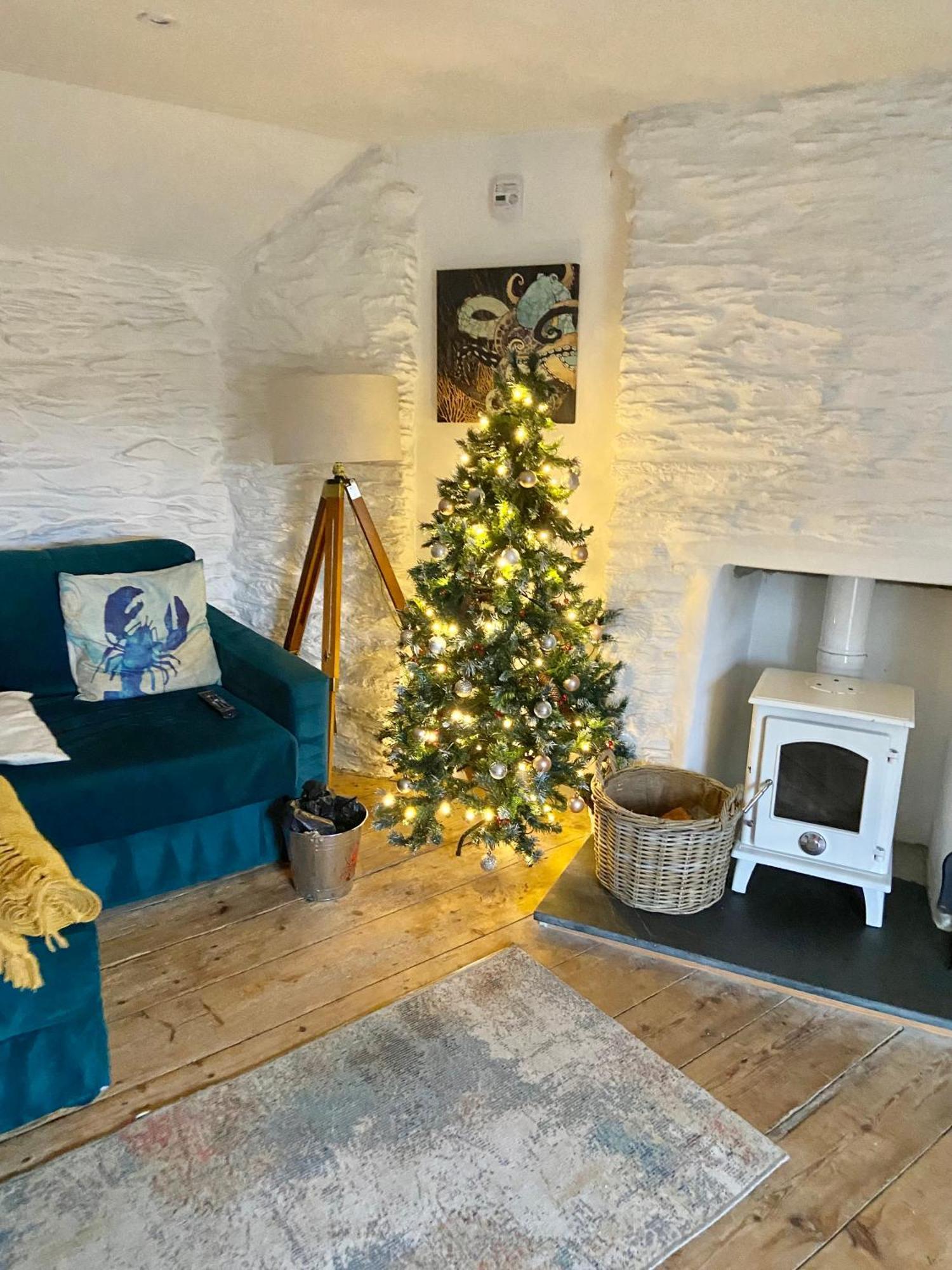 Spindrift Is A Beautiful Newly Refurbished Three Bedroom Private Family House Located On The Old Harbour And The Coastal Path In The Heart Of Beautiful Polperro Ngoại thất bức ảnh